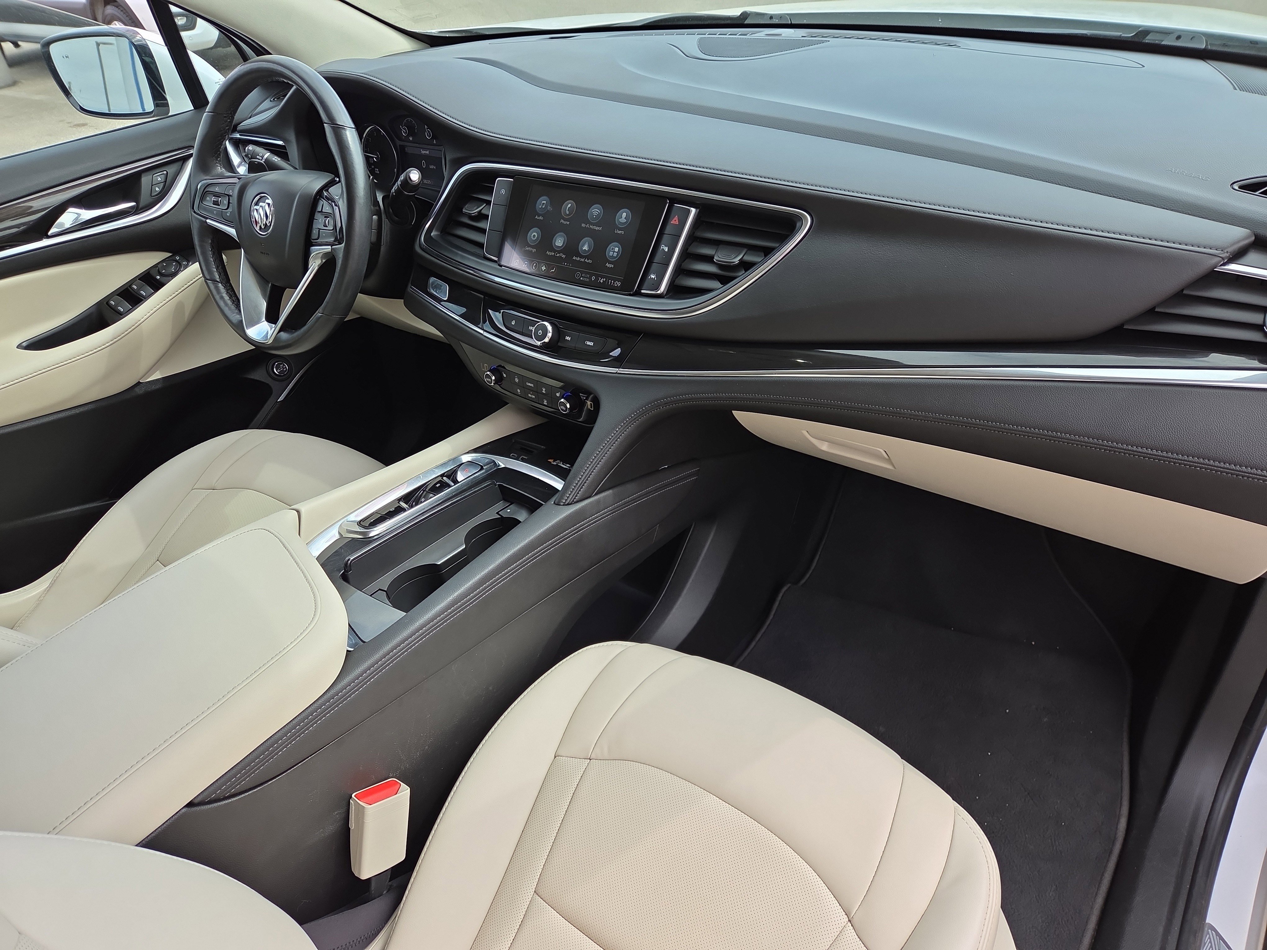 Used 2023 Buick Enclave Essence image 18