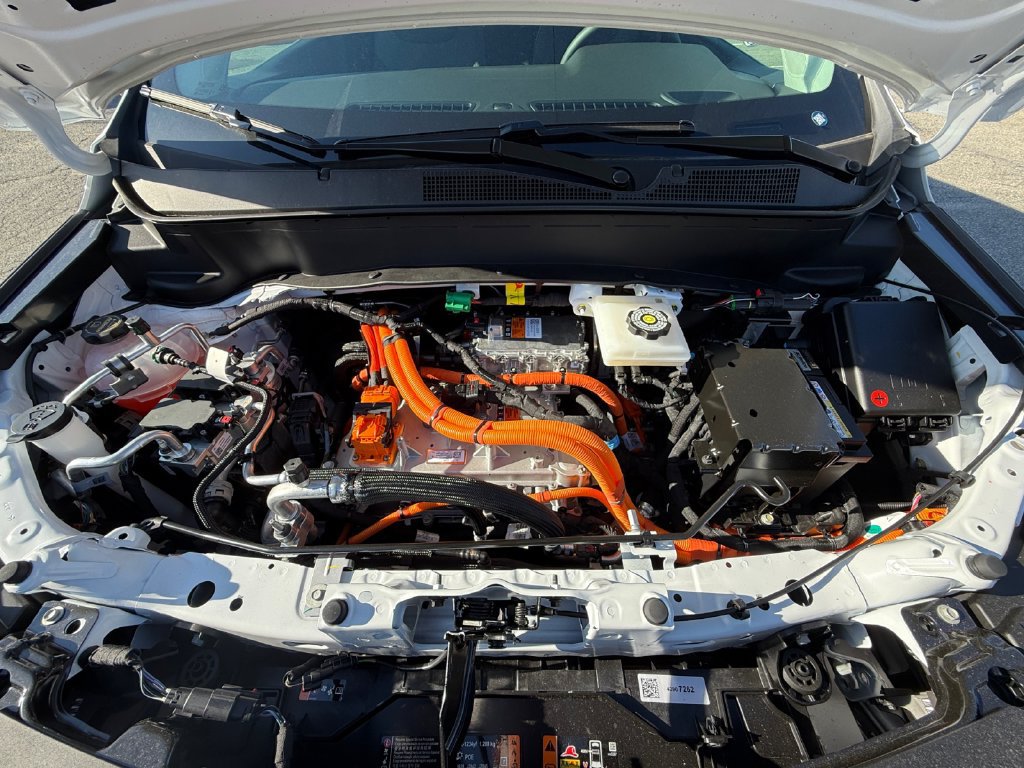 New 2027 Chevrolet Bolt LT w/ Comfort Package FWD image 27