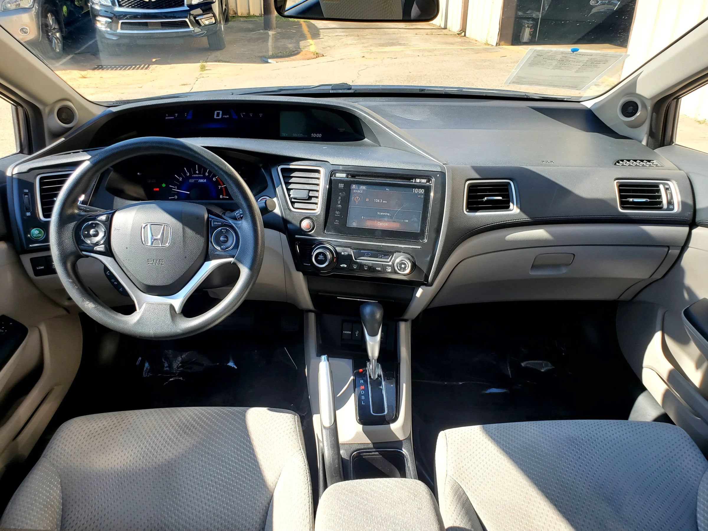 Used 2015 Honda Civic Hybrid Sedan image 2