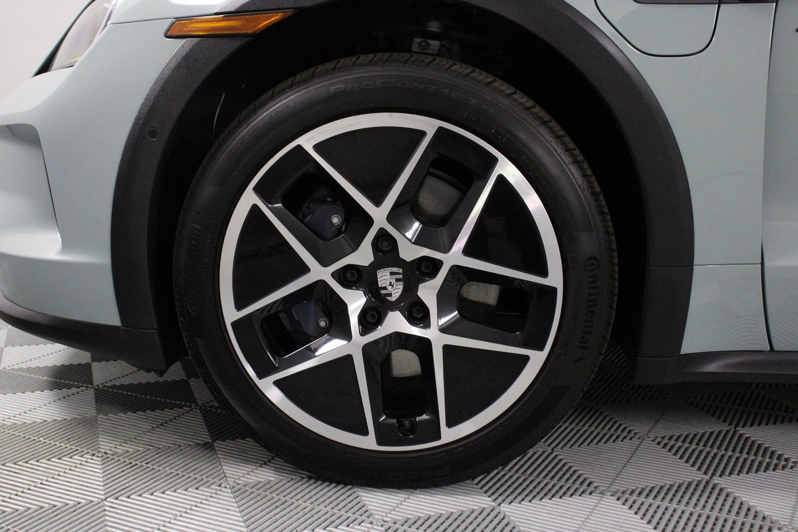 Certified 2025 Porsche Taycan 4 Cross Turismo image 28