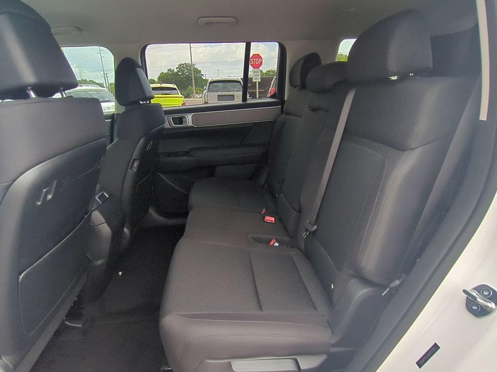 New 2027 Hyundai Santa Fe SE FWD image 17