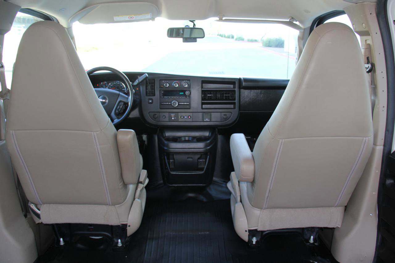 Used 2023 GMC Savana 2500 Extended w/ Driver Convenience Package image 11