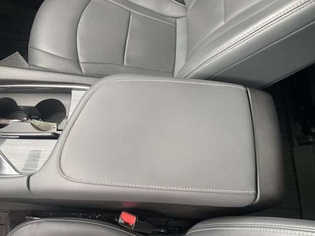 Used 2020 Buick Enclave Essence w/ Sound and Sites Package AWD/4WD image 28