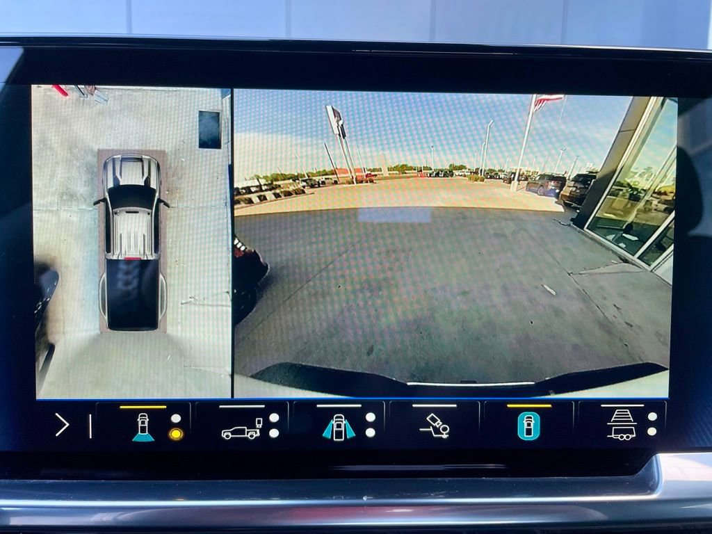 Used 2025 Chevrolet Silverado 3500 LT w/ Safety Package image 11