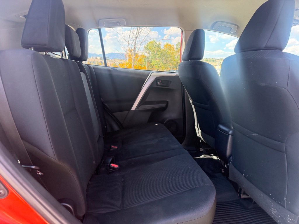 Used 2016 Toyota RAV4 LE AWD/4WD image 26
