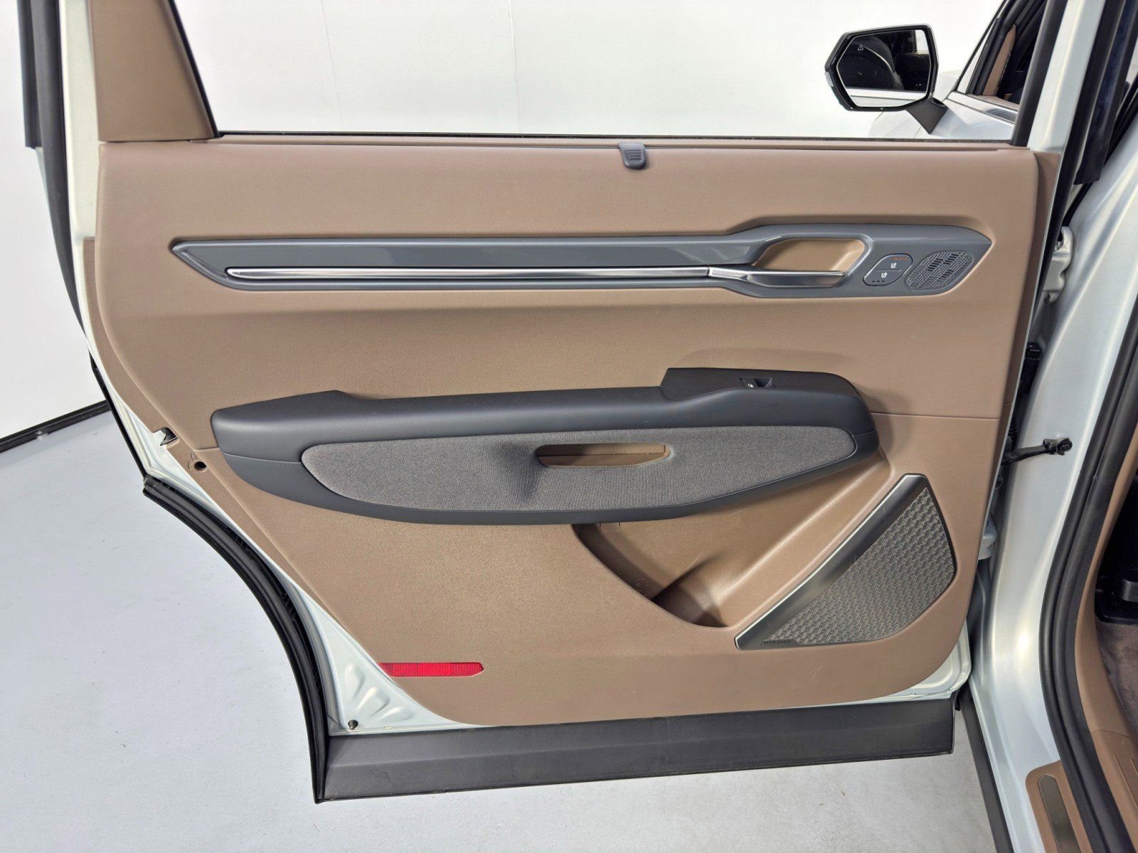 Used 2024 Kia EV9 Land image 46