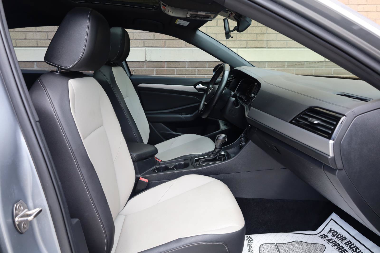 Used 2020 Volkswagen Jetta R-Line FWD image 28
