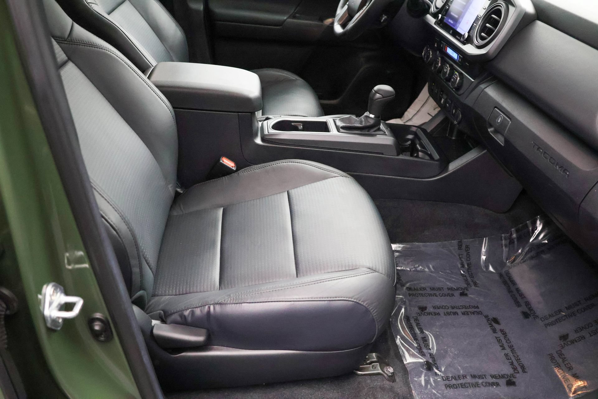 Used 2021 Toyota Tacoma TRD Sport w/ TRD Premium Sport Package AWD/4WD image 34