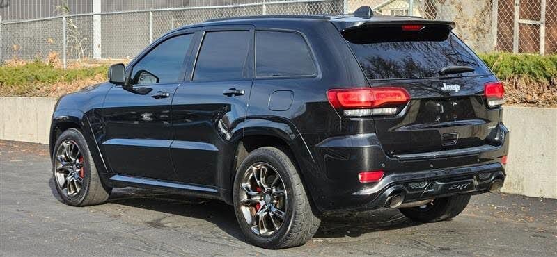 Used 2016 Jeep Grand Cherokee SRT image 3