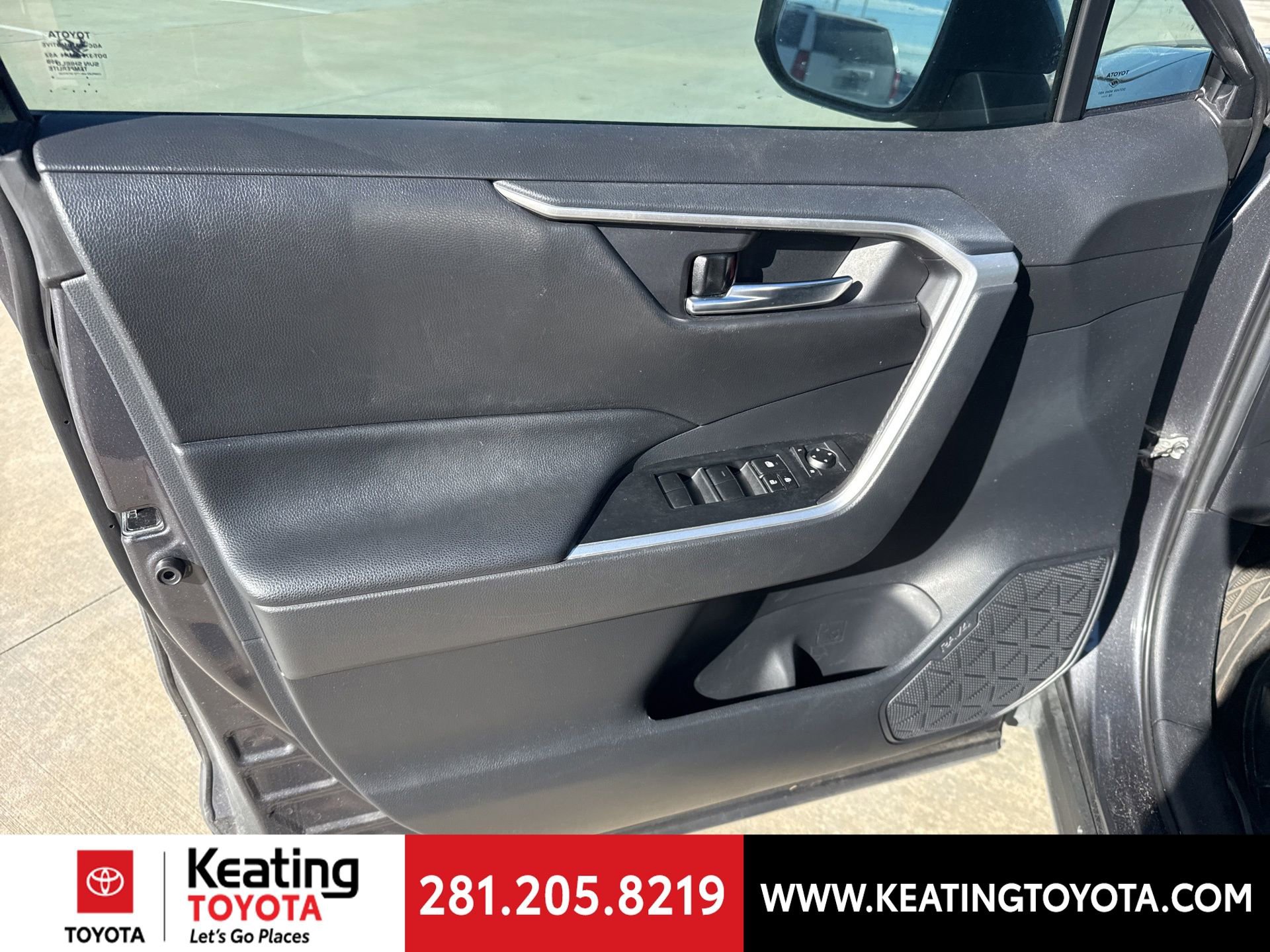 Used 2019 Toyota RAV4 XLE image 10