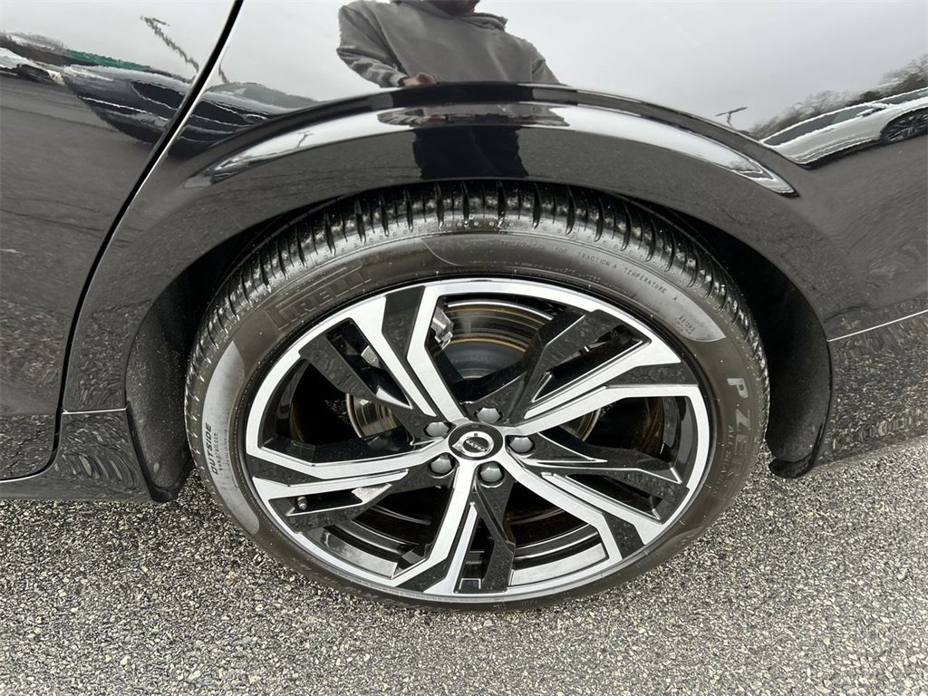 Certified 2025 Volvo S60 B5 Plus image 11