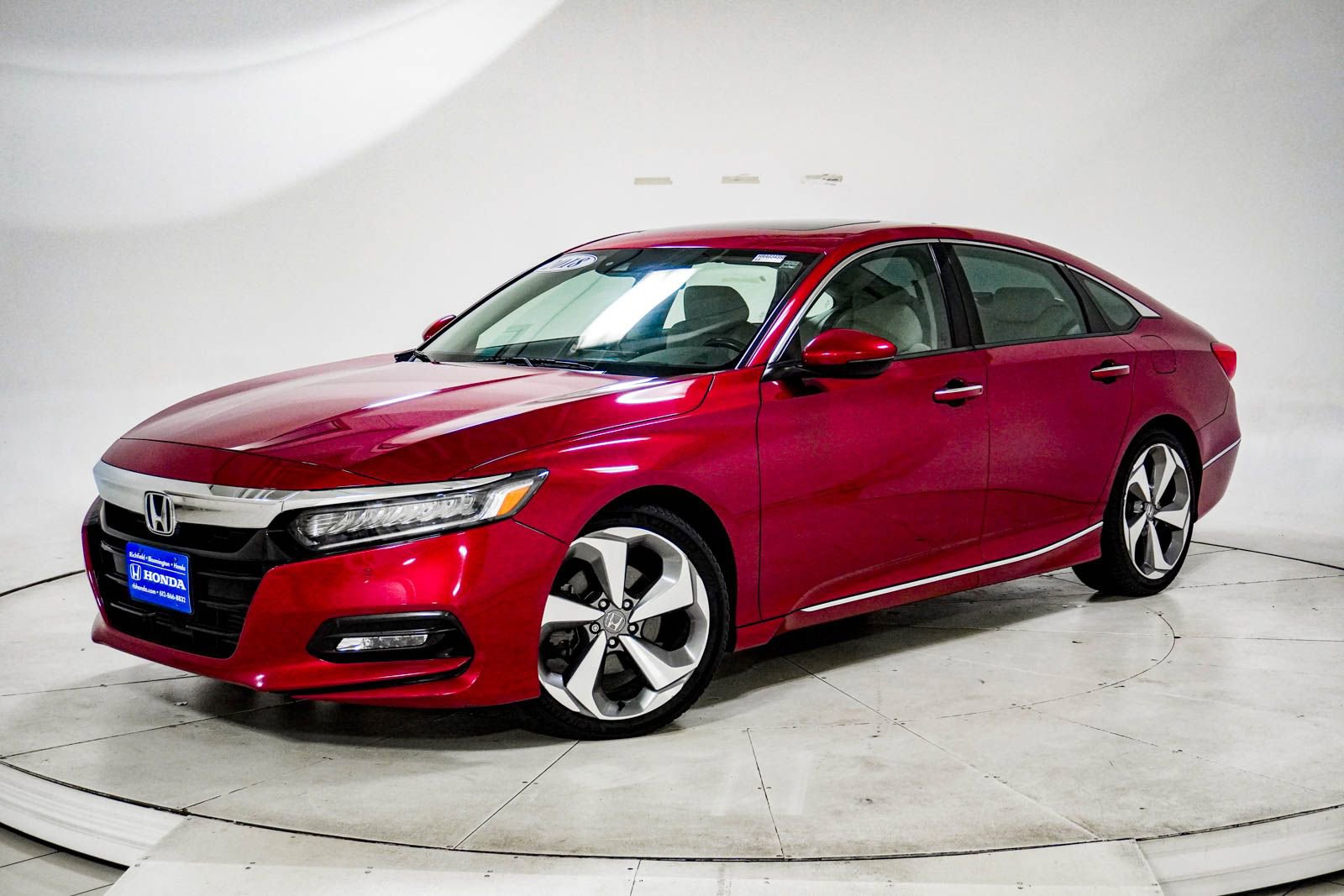 Used 2018 Honda Accord Touring image 1
