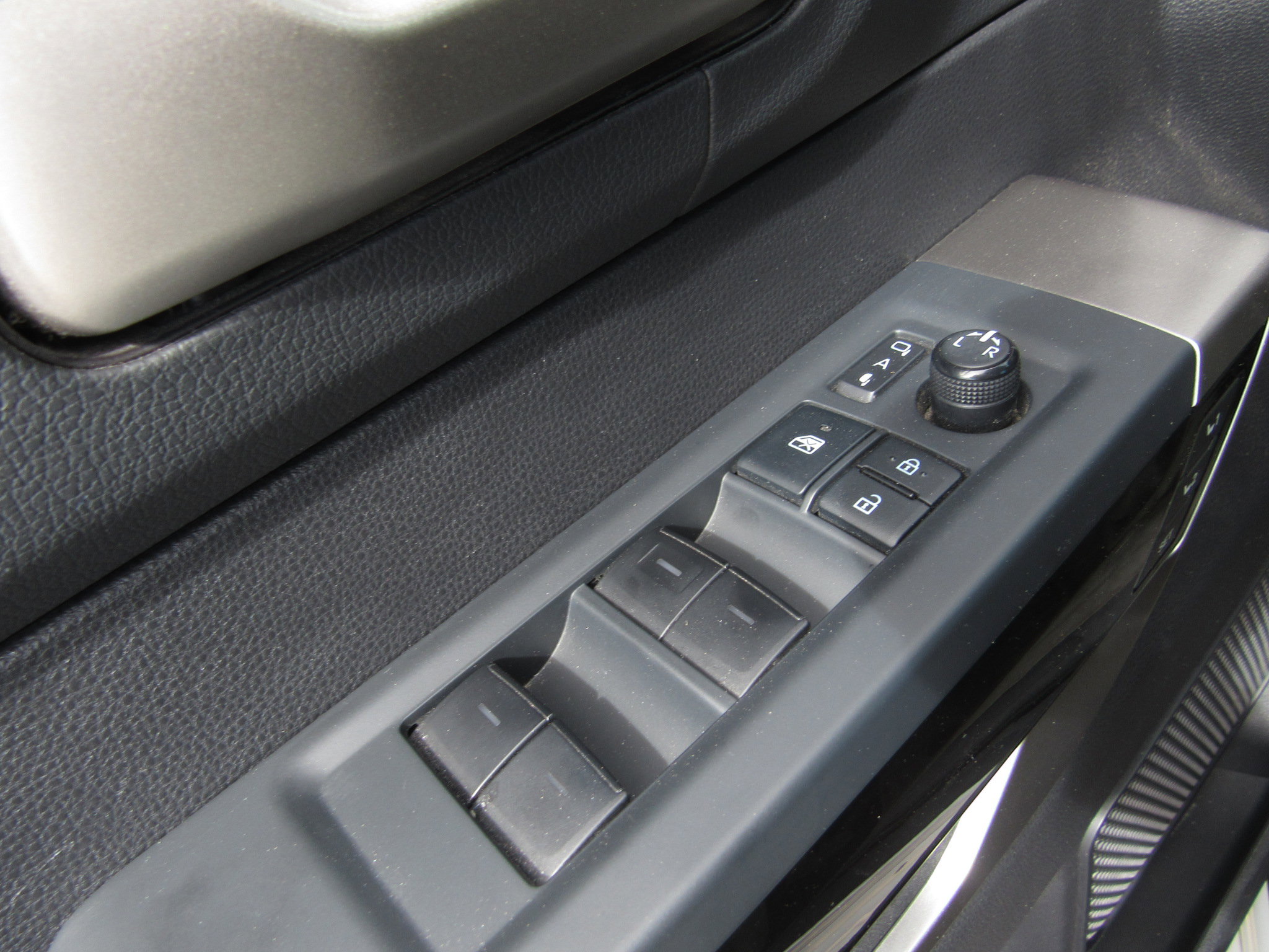 Used 2022 Toyota Tundra Limited w/ TRD Off-Road Package image 25