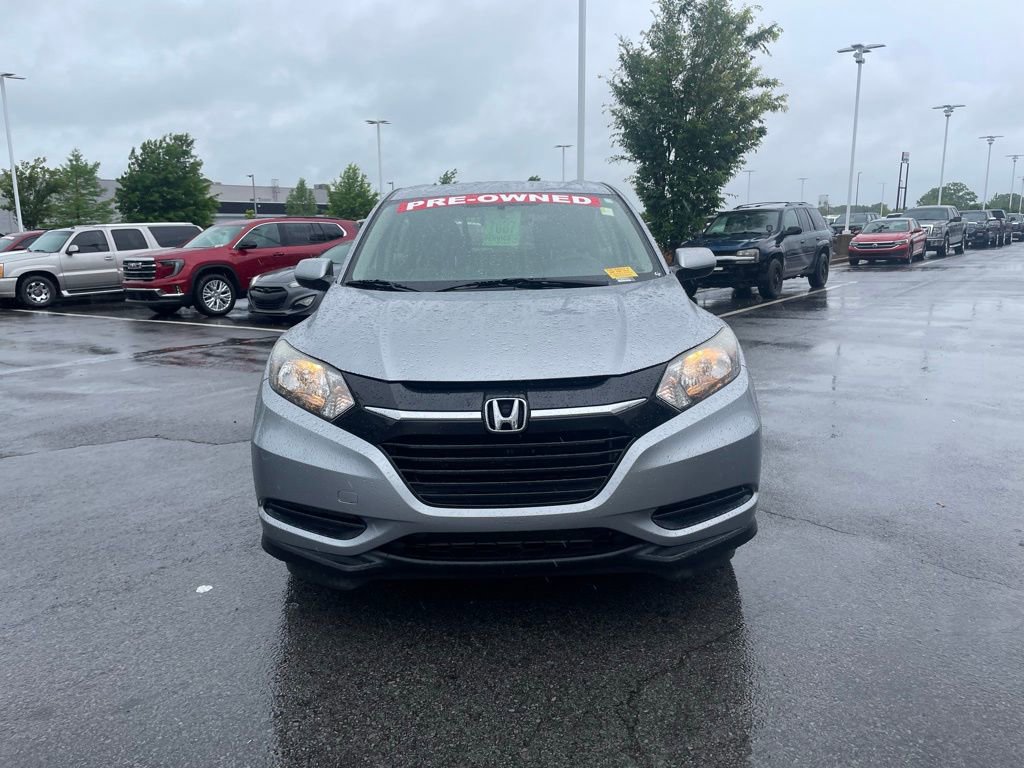 Used 2017 Honda HR-V LX image 2