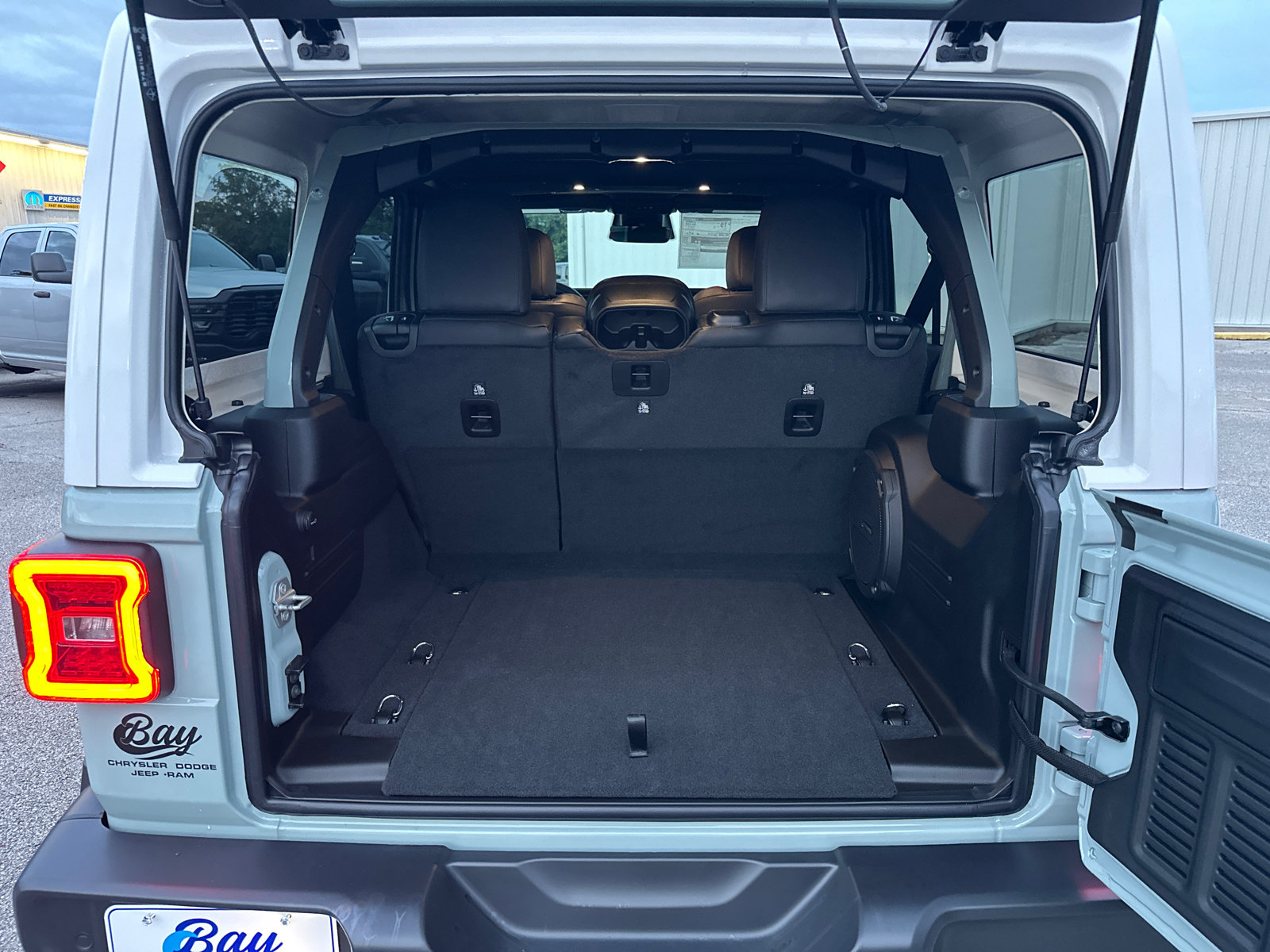 New 2027 Jeep Wrangler Unlimited Sahara AWD/4WD image 16