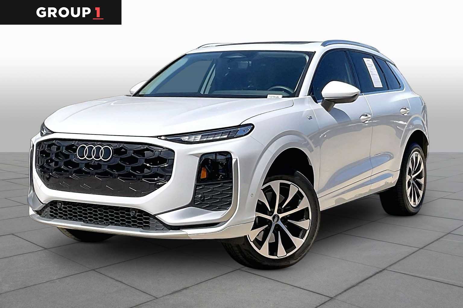 Used 2026 Audi Q3 quattro 2.0T w/ Driver Assistance Package AWD/4WD image 1
