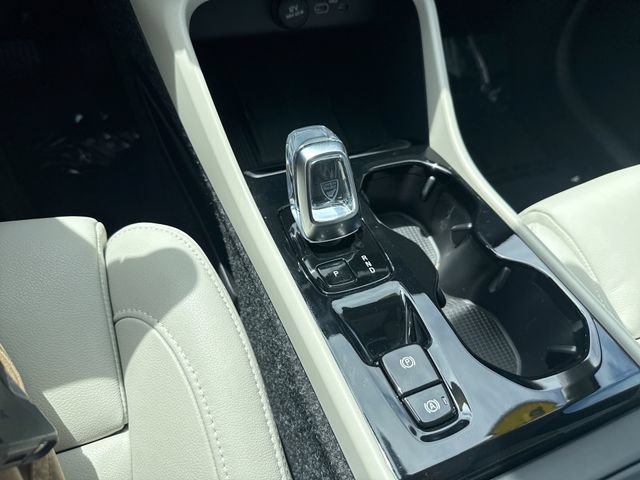 Certified 2025 Volvo XC40 B5 Ultra AWD/4WD image 25
