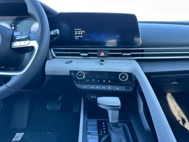 New 2025 Hyundai Elantra Limited w/ Cargo Package image 14