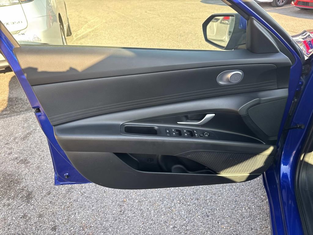 Used 2024 Hyundai Elantra SE image 20