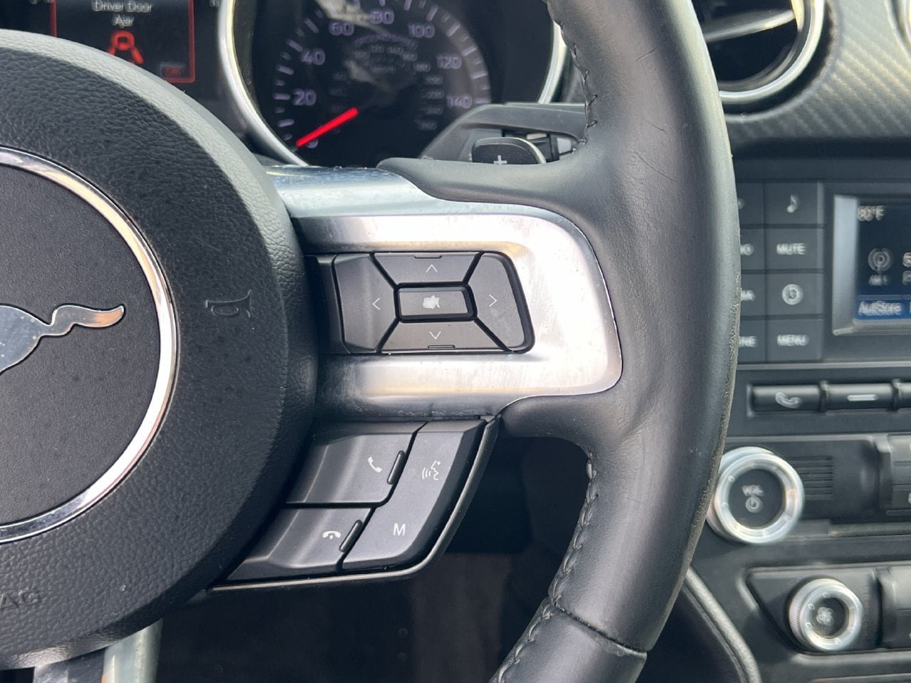 Used 2018 Ford Mustang Coupe RWD image 13