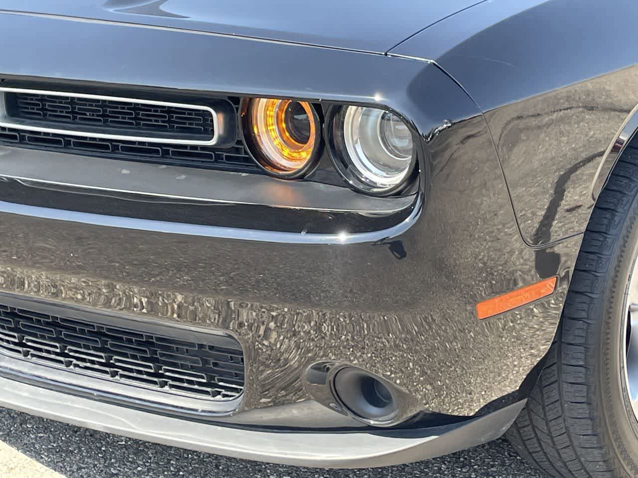 Used 2022 Dodge Challenger SXT RWD image 33