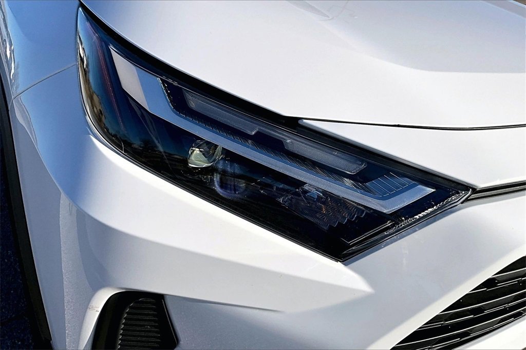 Used 2022 Toyota RAV4 XLE image 26