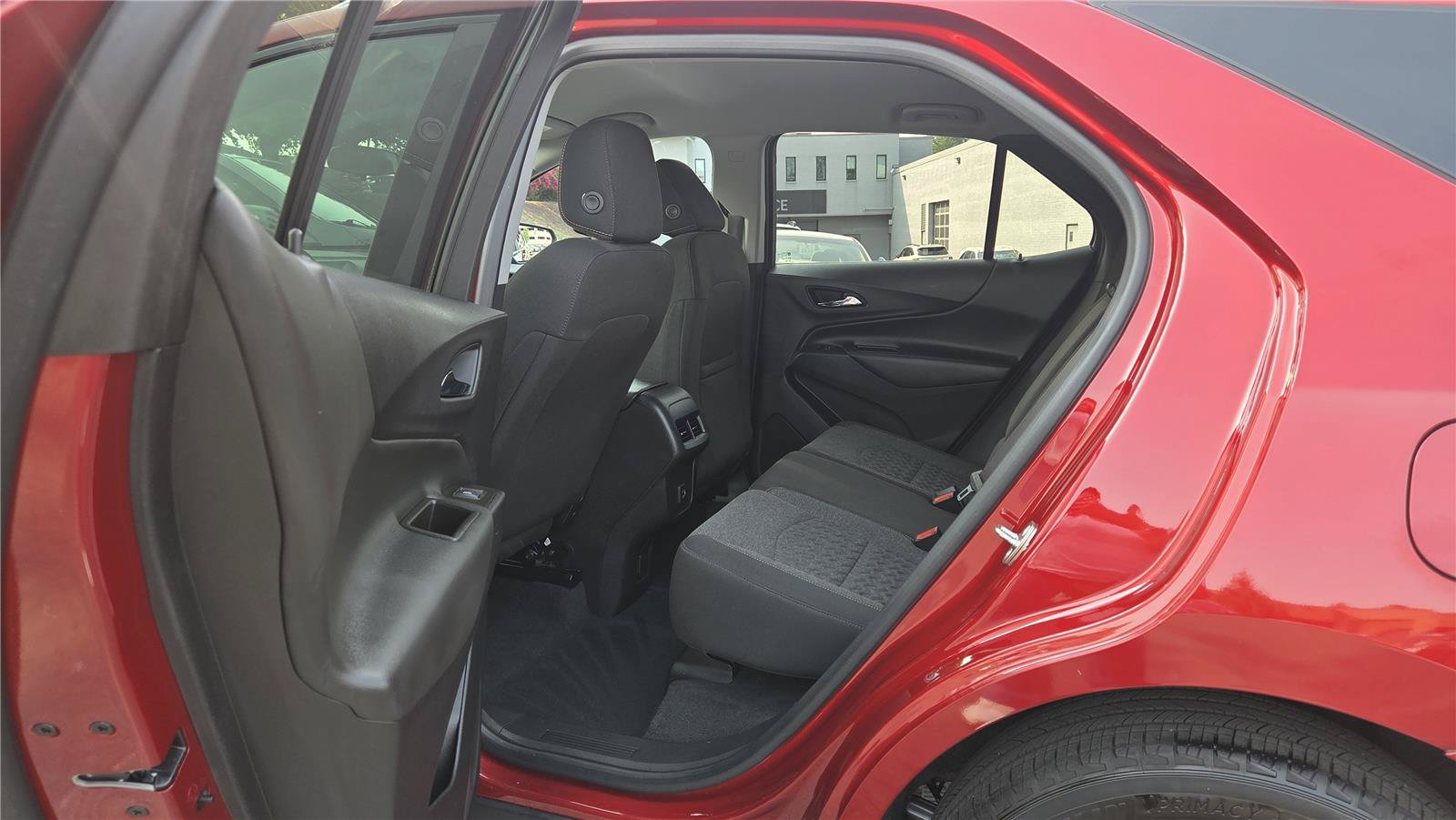 Used 2023 Chevrolet Equinox LT FWD image 29