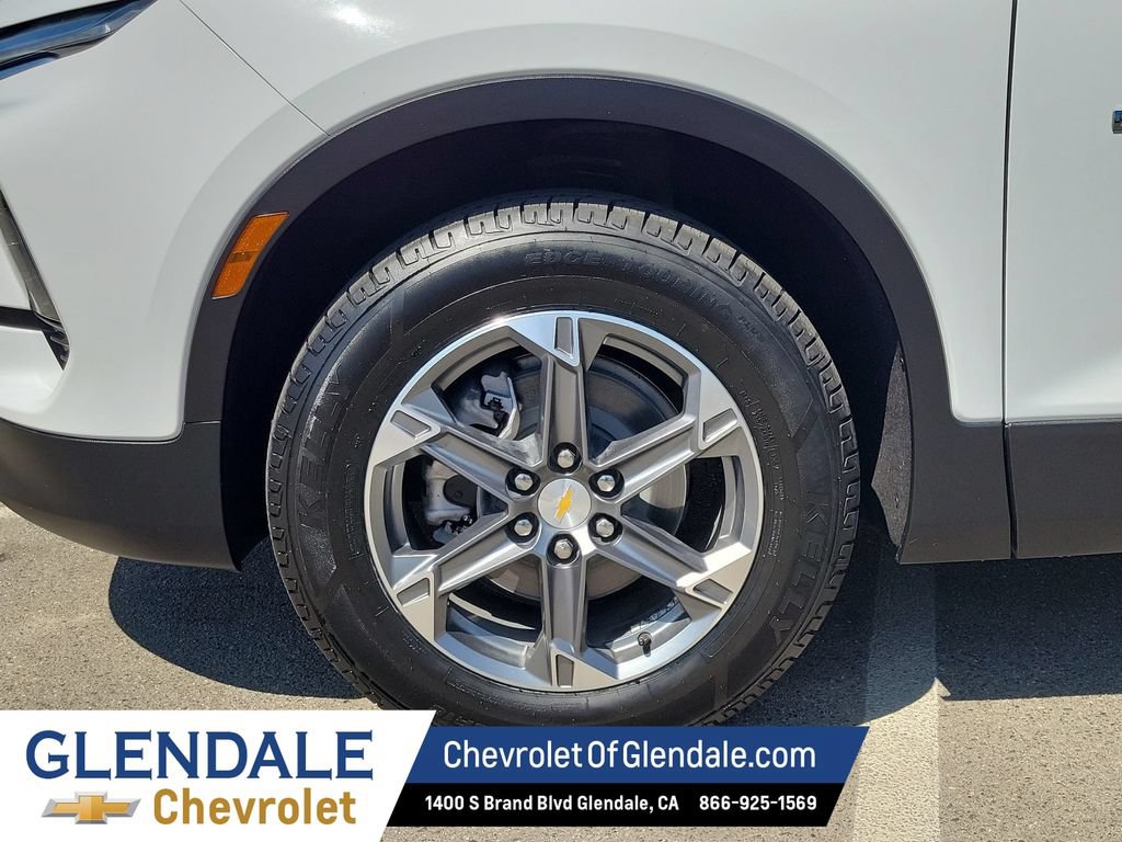 Certified 2025 Chevrolet Blazer LT AWD/4WD image 18