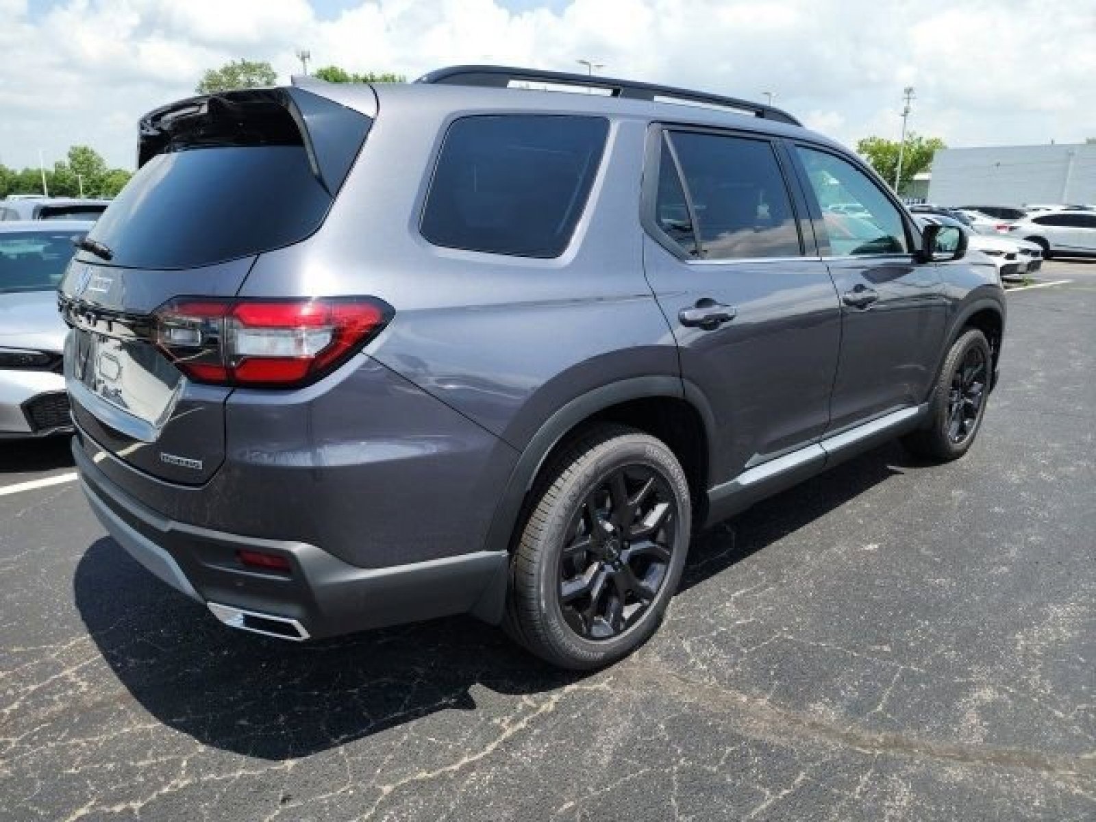 New 2025 Honda Pilot Touring image 8