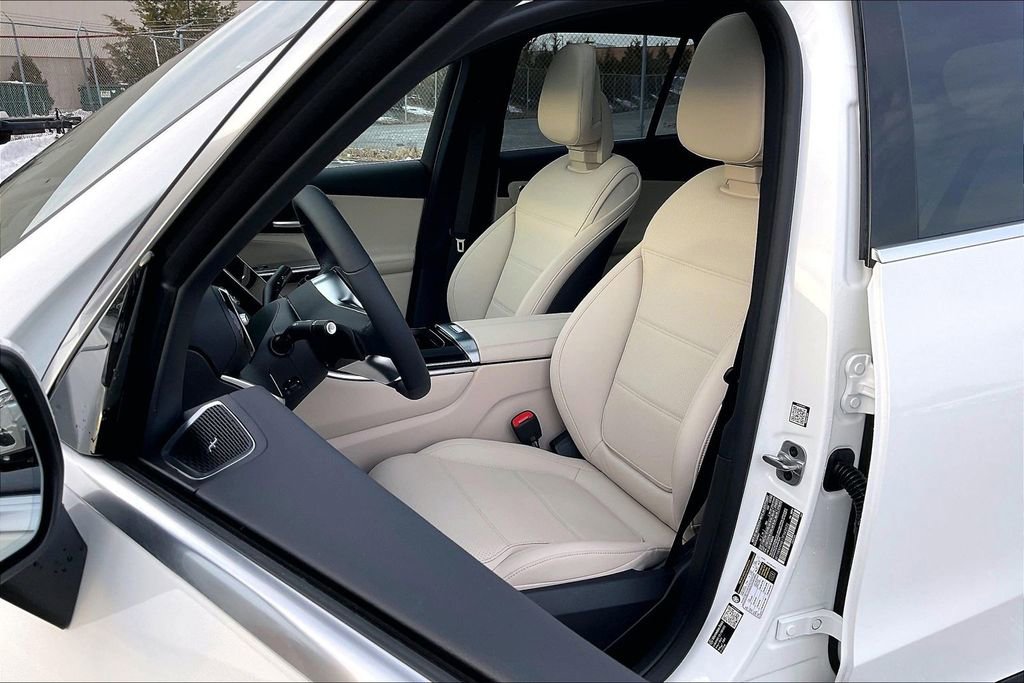 New 2026 Mercedes-Benz GLC 300 4MATIC image 9