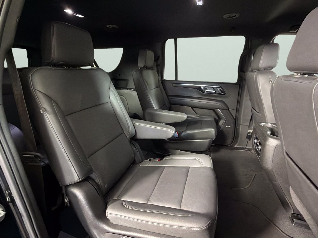 Used 2026 Chevrolet Suburban LT w/ Comfort Package AWD/4WD image 34