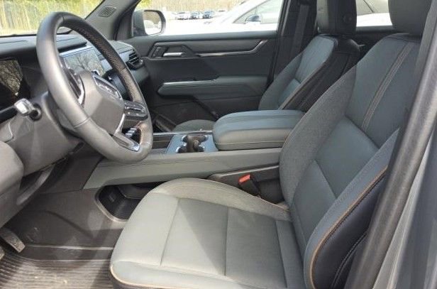 Used 2024 GMC Acadia AT4 w/ LPO, Floor Liner Package image 5