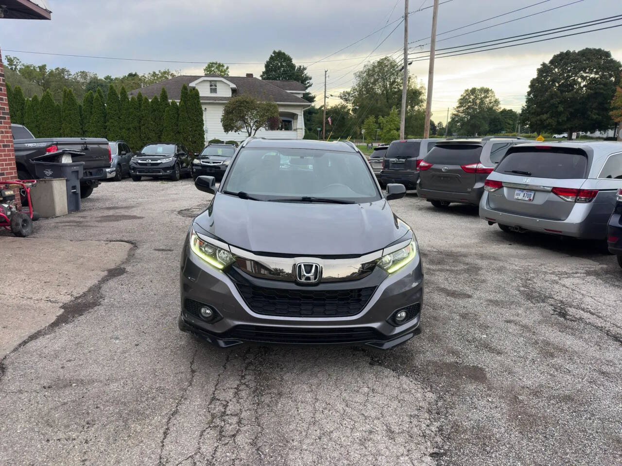 Used 2019 Honda HR-V Sport image 2