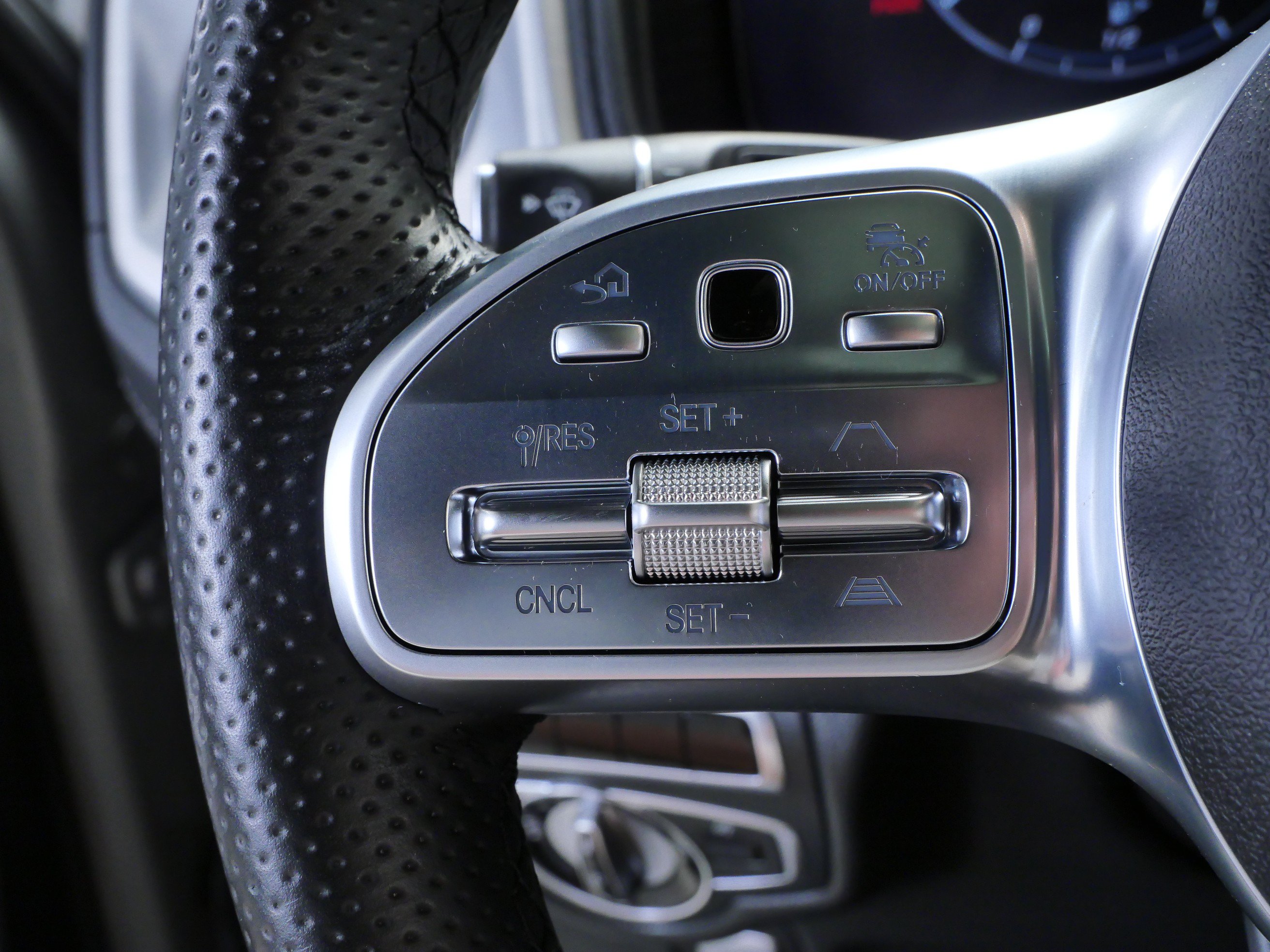 Used 2021 Mercedes-Benz G 550 image 23