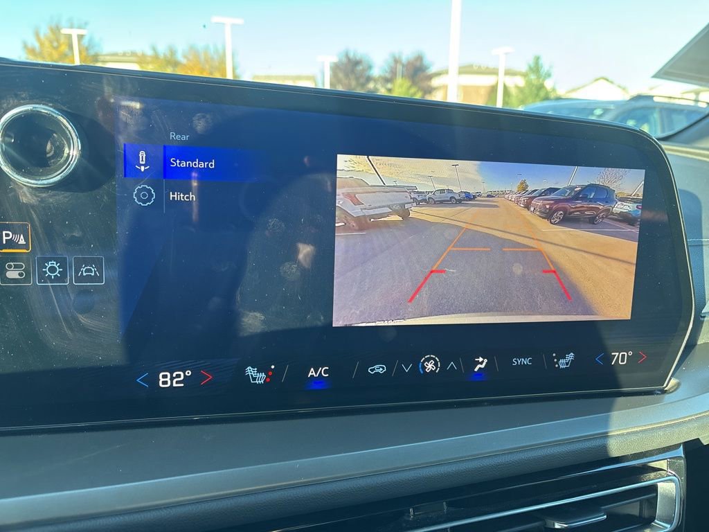 Used 2025 Chevrolet Traverse LT image 27