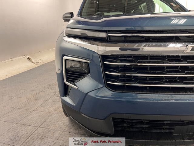 New 2026 Chevrolet Traverse LT w/ Sun and Wheel Package FWD image 9