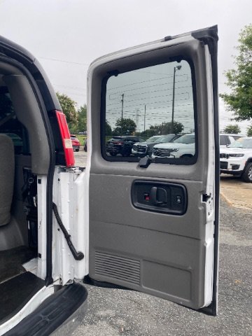 Used 2018 Chevrolet Express 3500 LT w/ LT Preferred Equipment Group RWD image 10