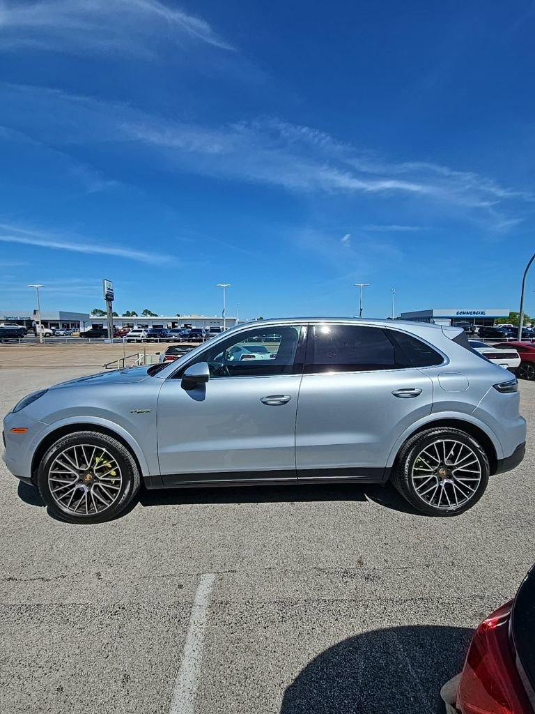 Used 2019 Porsche Cayenne E-Hybrid image 4