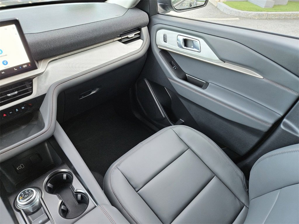 New 2026 Ford Explorer Active image 15
