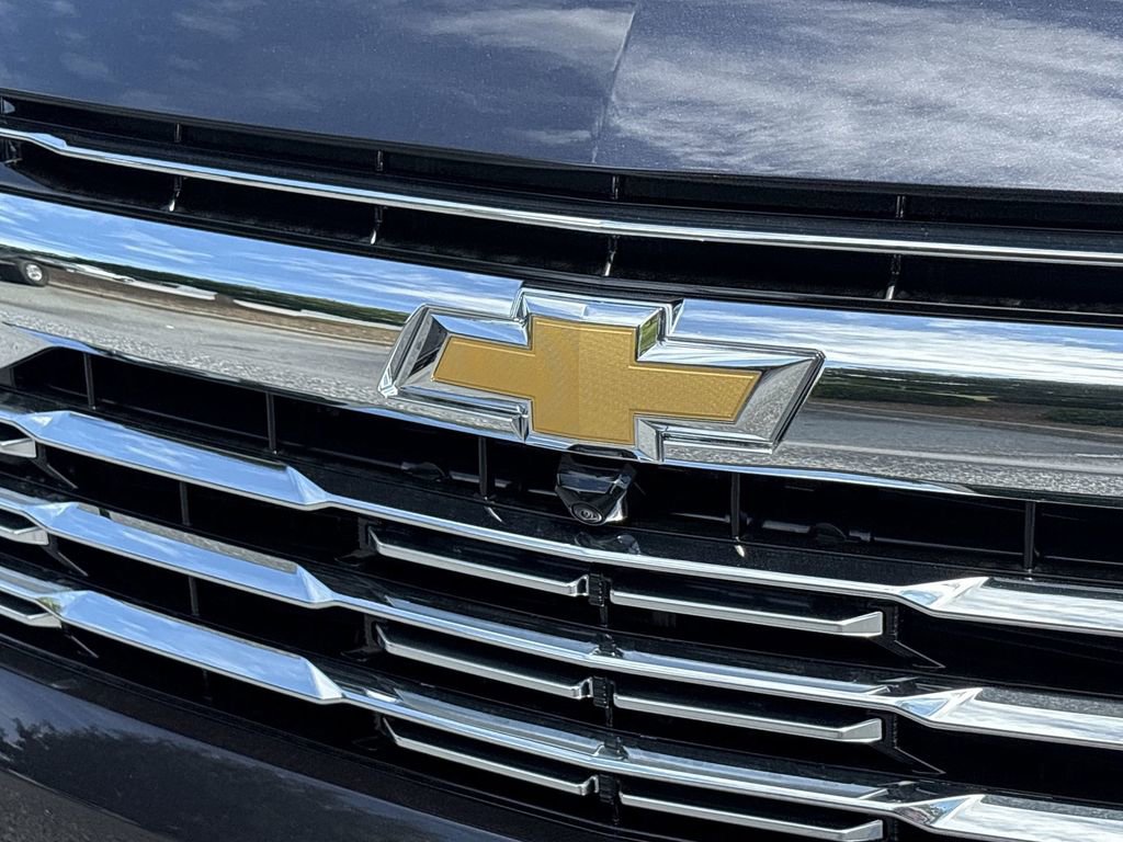 New 2025 Chevrolet Suburban Premier image 33