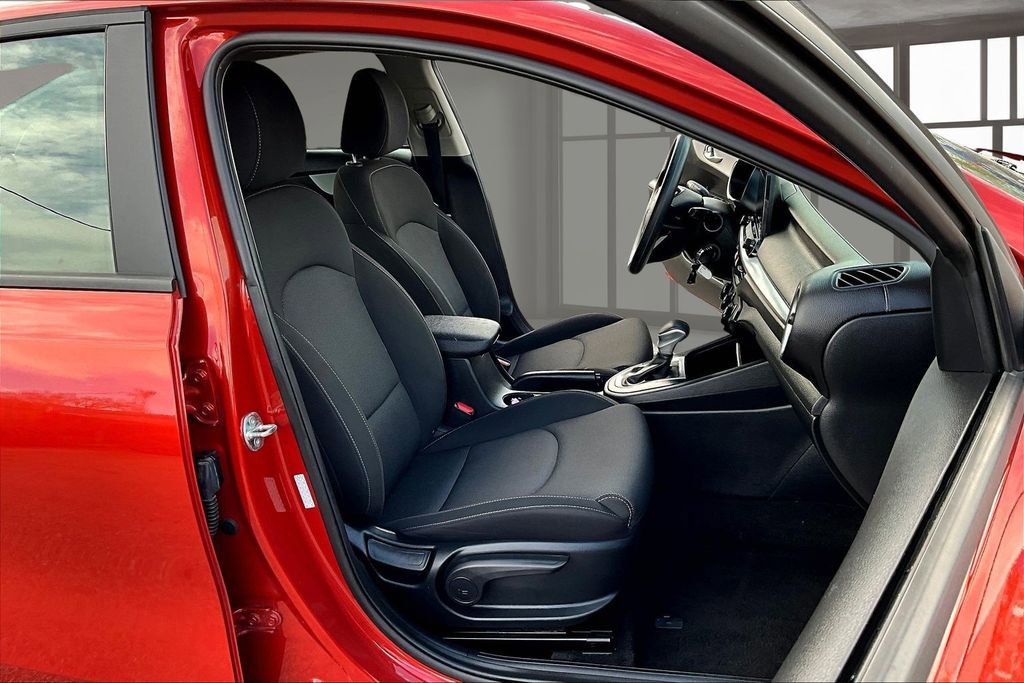 Used 2024 Kia Forte LXS image 5