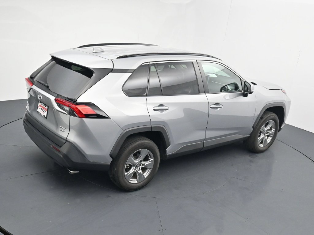 Used 2024 Toyota RAV4 XLE AWD/4WD image 30