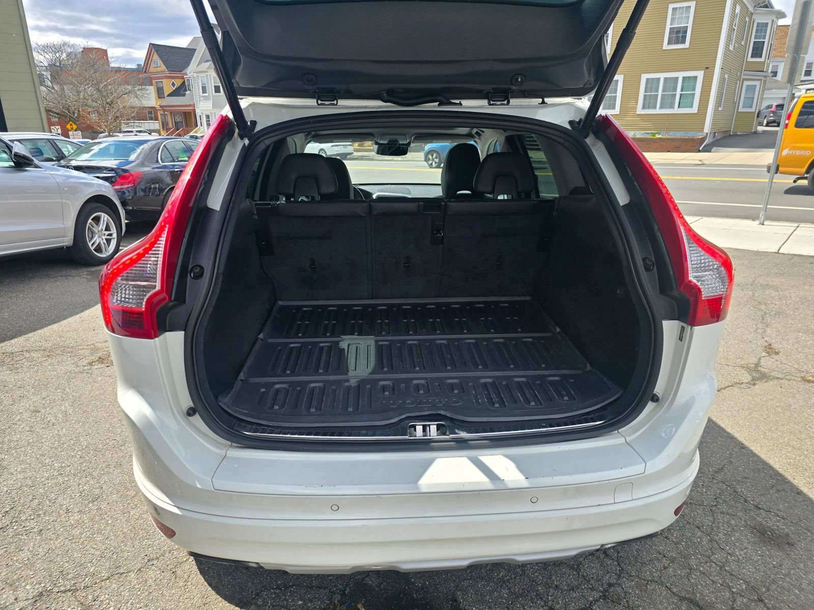 Used 2016 Volvo XC60 T5 Platinum AWD/4WD image 6