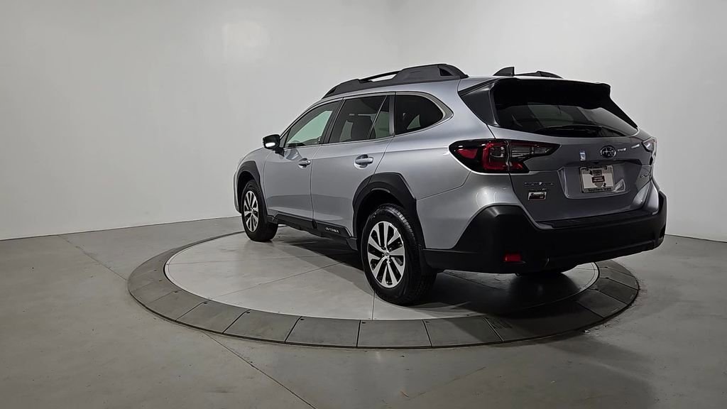Certified 2025 Subaru Outback Premium AWD/4WD image 3