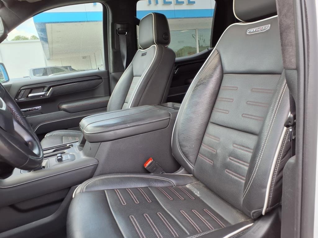 Used 2023 GMC Sierra 1500 AT4X image 17