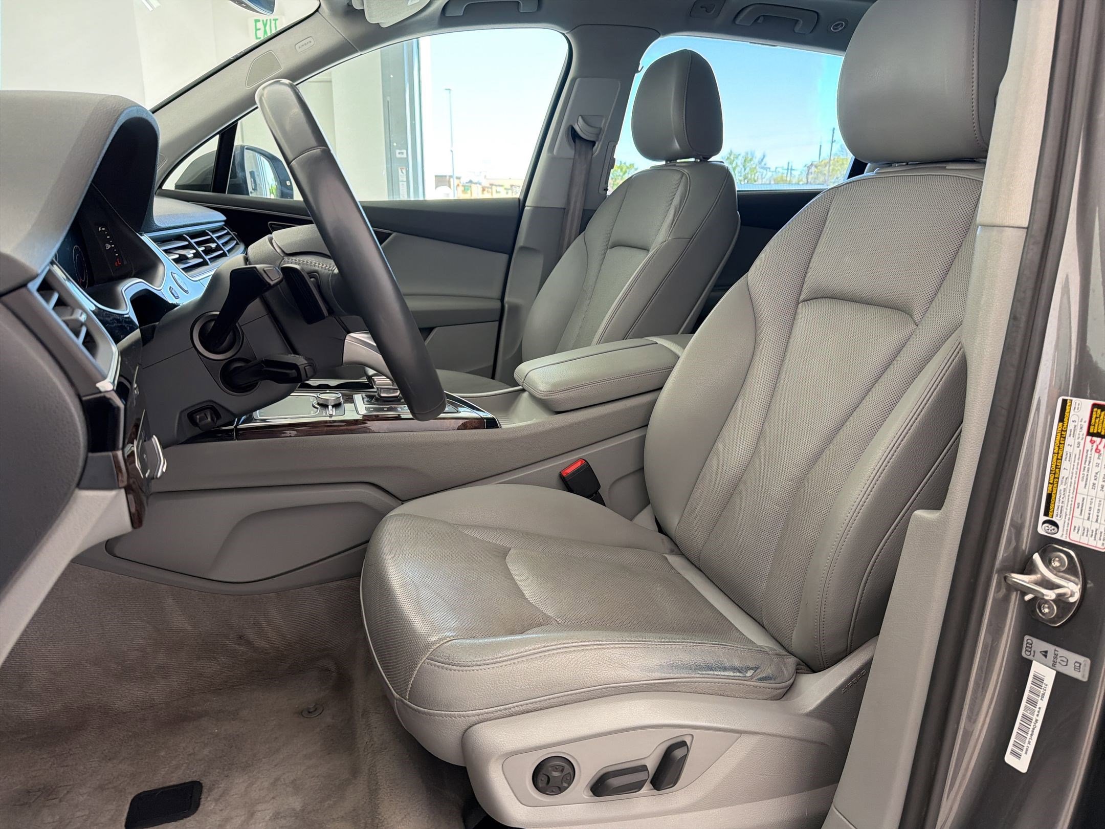 Used 2017 Audi Q7 3.0T Premium Plus w/ Premium Plus Package image 5