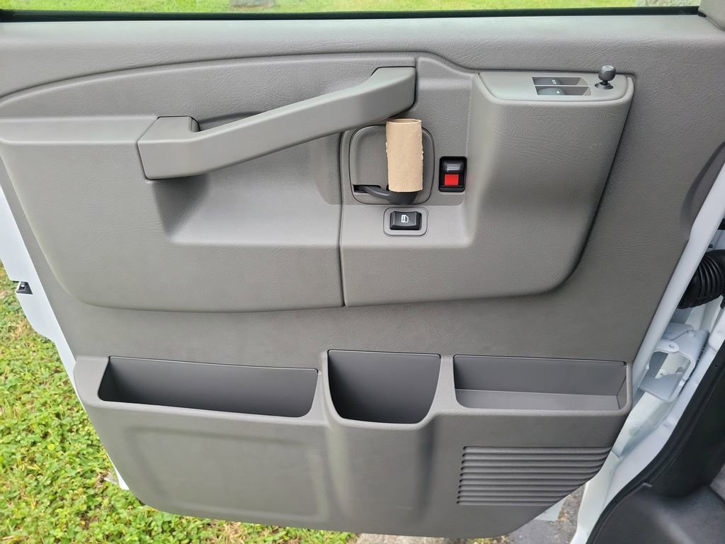New 2025 Chevrolet Express 2500 Work Van w/ Driver Convenience Package image 23