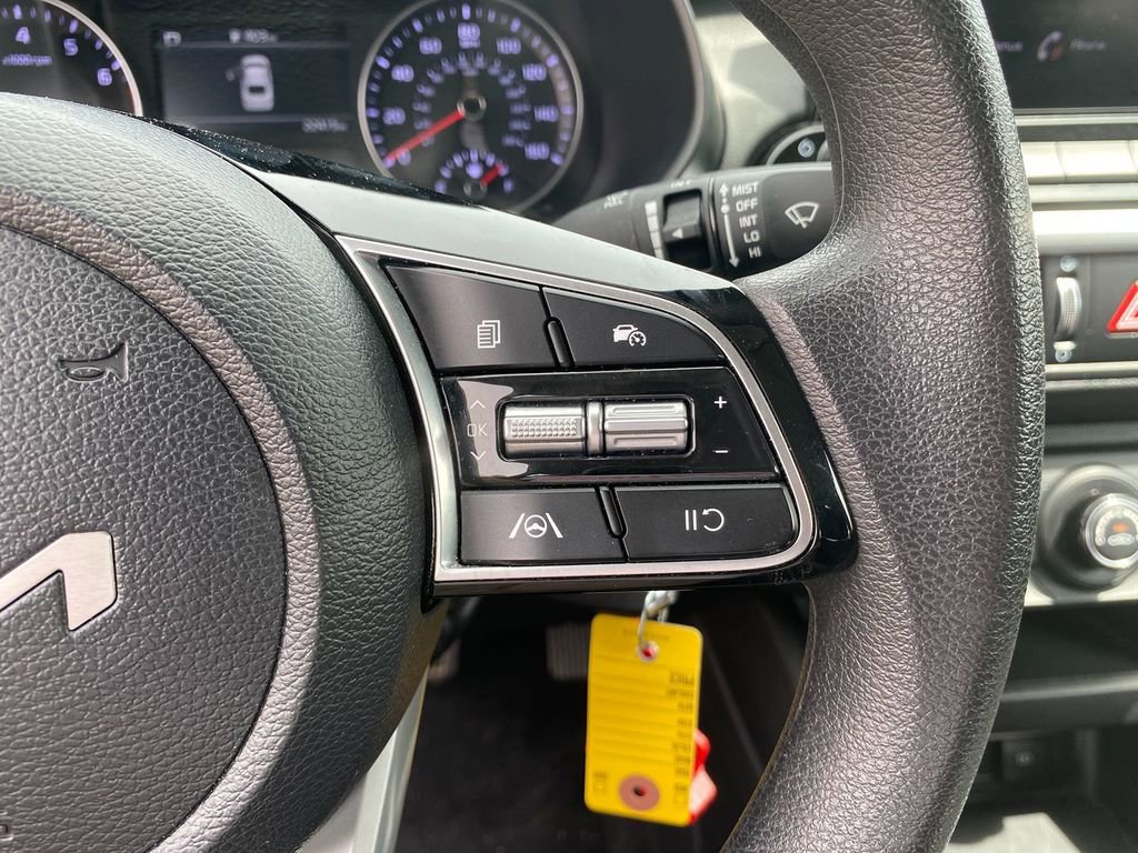 Used 2024 Kia Forte LXS image 17
