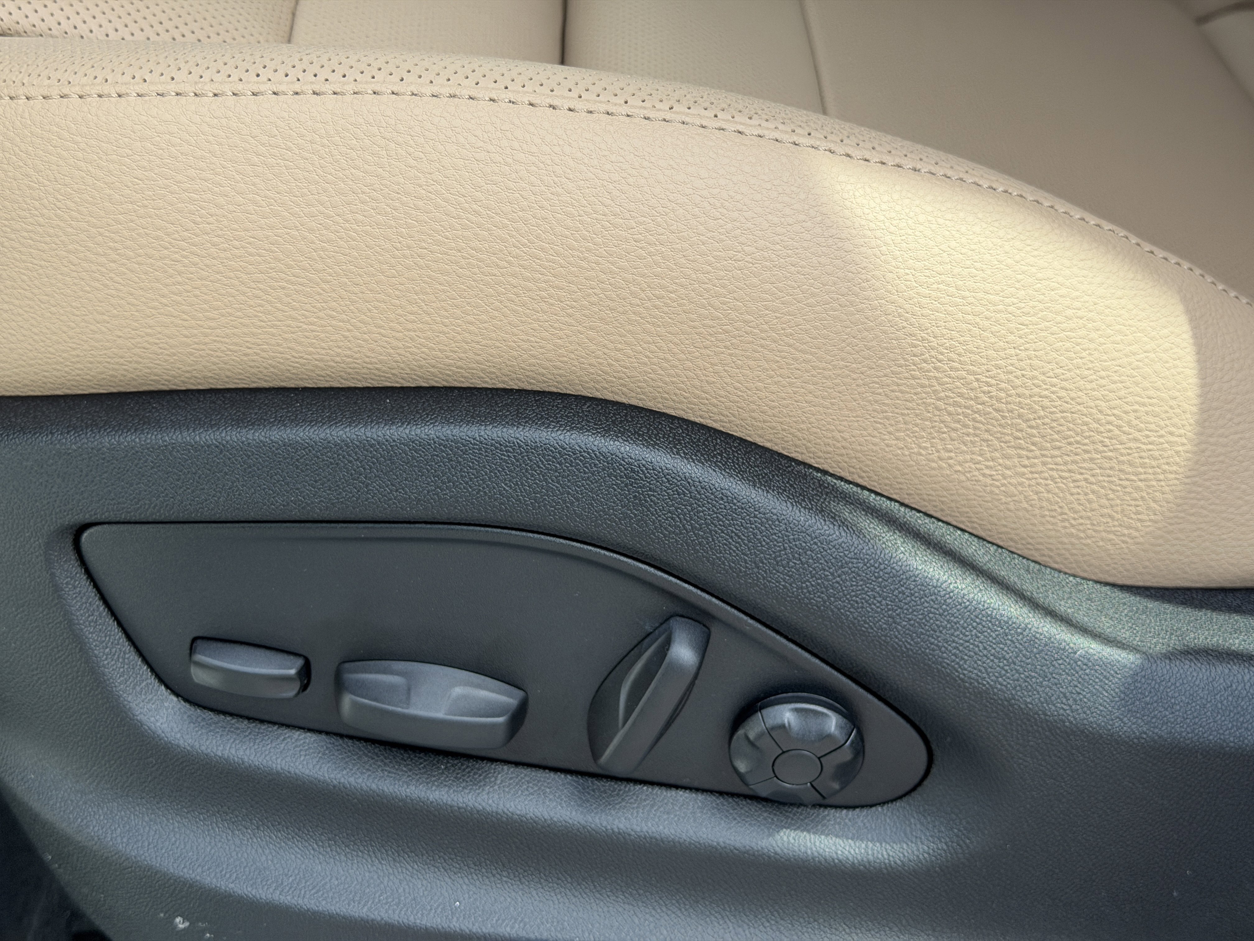 New 2026 Porsche Cayenne image 26