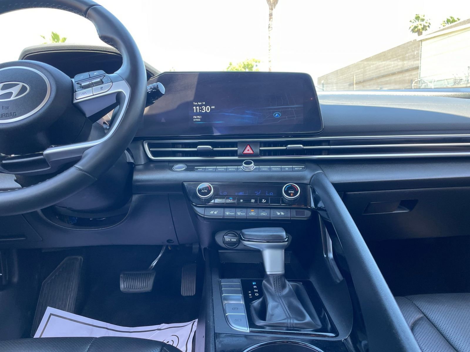 Used 2025 Hyundai Elantra Limited image 17